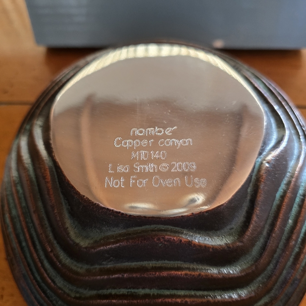 New Vintage 2000 Nambé Copper Canyon Bowl by Lisa Smith - Picture 4 of 12